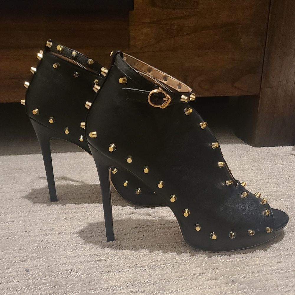 "Jolimall" Gold-Studded Black Stillettos - Size 9